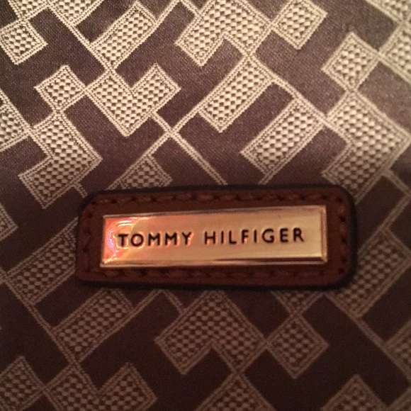 ❗️SOLD❗️Tommy Hilfiger Purse - Picture 4 of 4